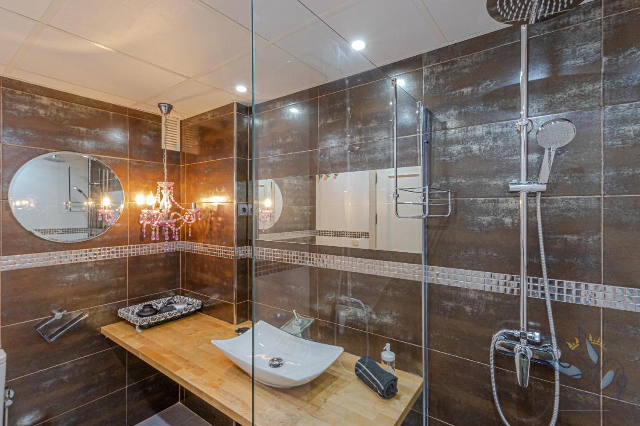 בנאלמדנה Apartment In Puerto Marina With Beautiful Views Of The Sea And The Boats מראה חיצוני תמונה